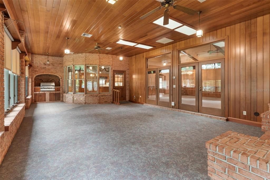 For Sale: $799,000 (4 beds, 2 baths, 4451 Square Feet)