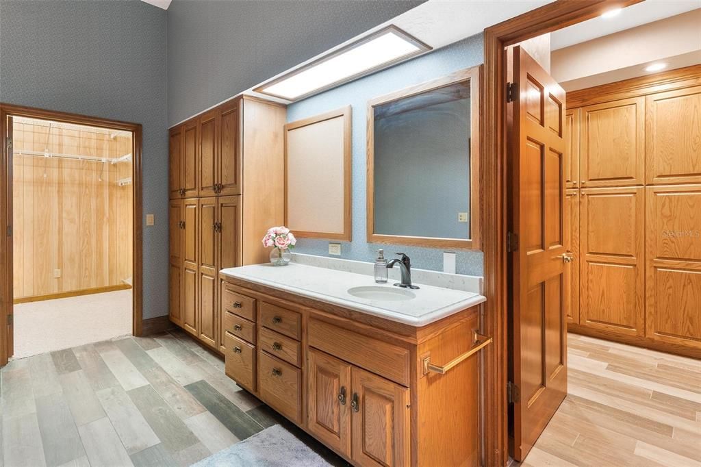 For Sale: $799,000 (4 beds, 2 baths, 4451 Square Feet)