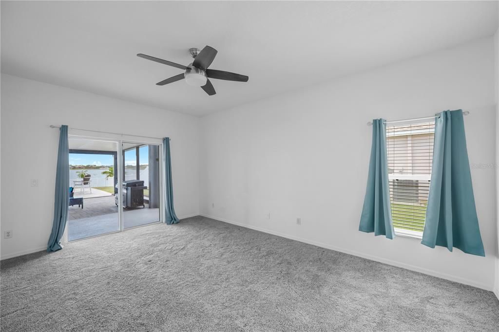 En Venta: $550,000 (4 camas, 3 baños, 2518 Pies cuadrados)