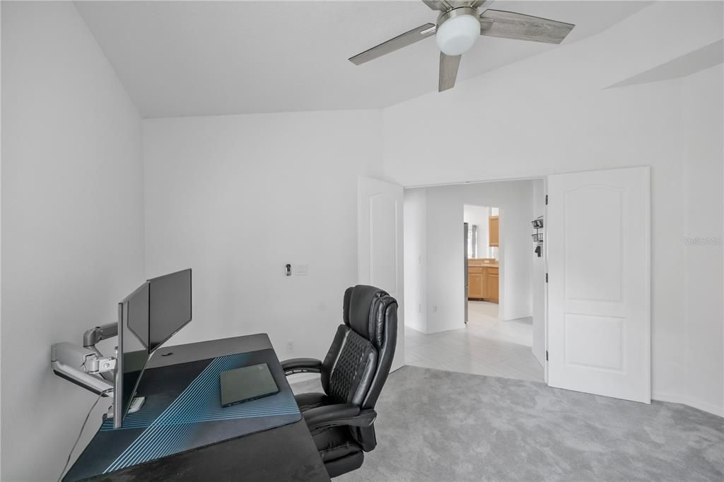 En Venta: $550,000 (4 camas, 3 baños, 2518 Pies cuadrados)