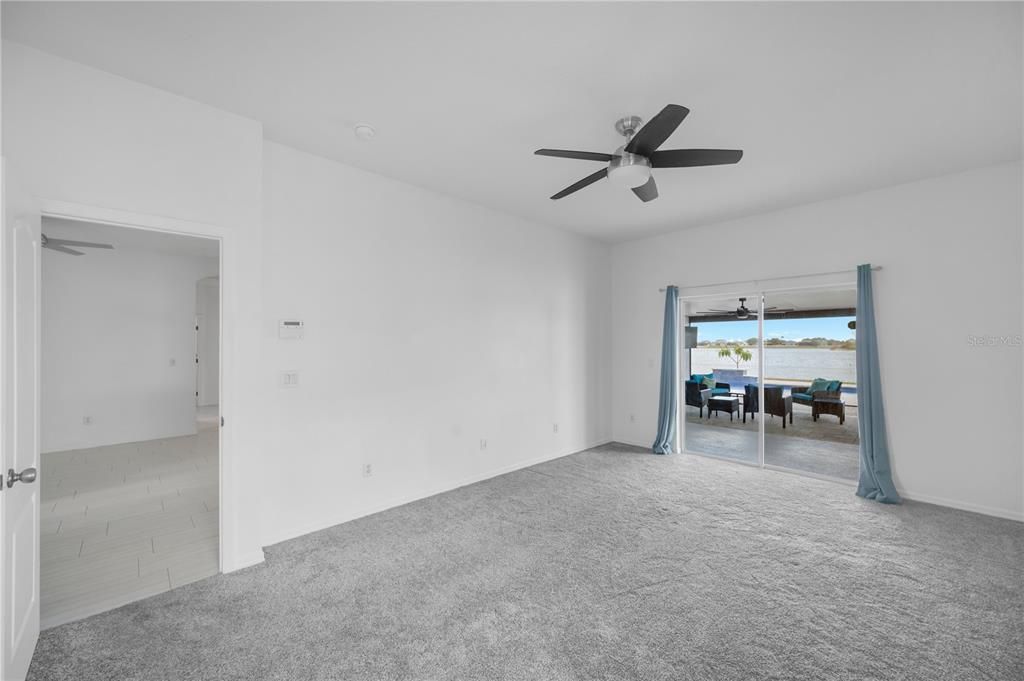 En Venta: $550,000 (4 camas, 3 baños, 2518 Pies cuadrados)