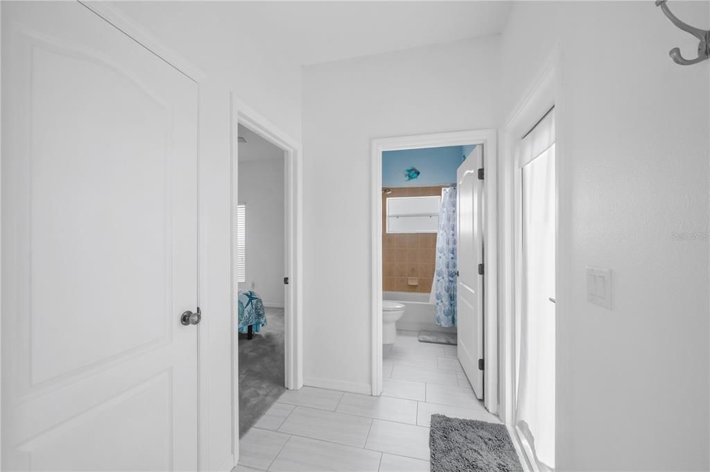 En Venta: $550,000 (4 camas, 3 baños, 2518 Pies cuadrados)