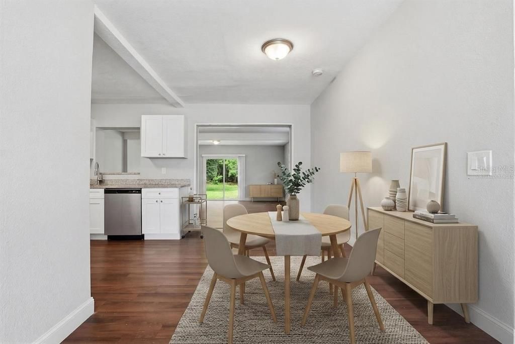 For Sale: $270,500 (3 beds, 2 baths, 1381 Square Feet)