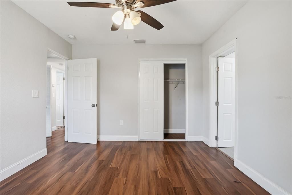 For Sale: $270,500 (3 beds, 2 baths, 1381 Square Feet)