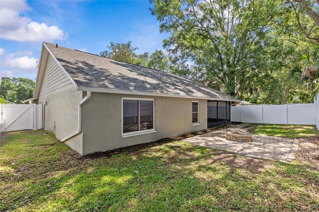 For Sale: $450,000 (3 beds, 2 baths, 1567 Square Feet)