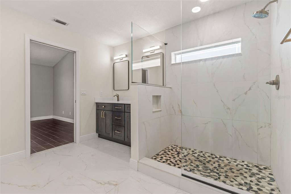 For Sale: $450,000 (3 beds, 2 baths, 1567 Square Feet)