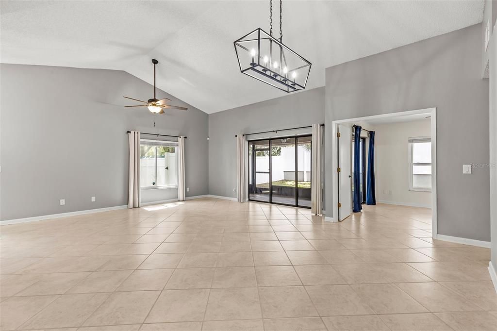 For Sale: $450,000 (3 beds, 2 baths, 1567 Square Feet)