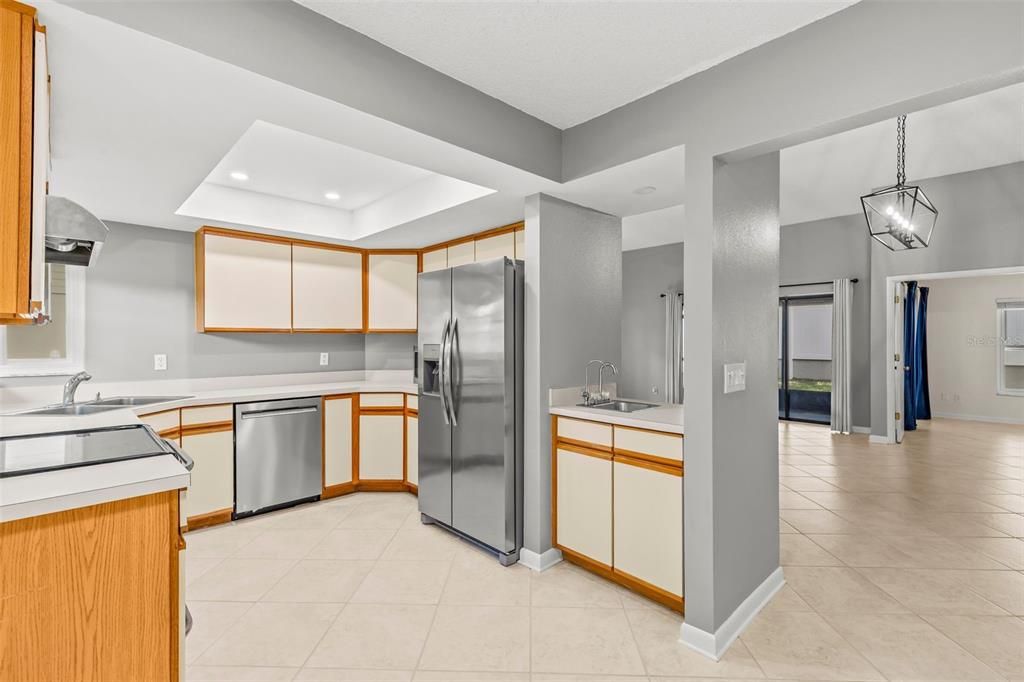 For Sale: $450,000 (3 beds, 2 baths, 1567 Square Feet)