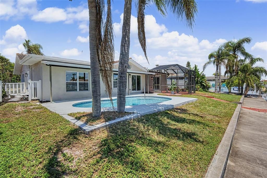 For Sale: $799,000 (4 beds, 2 baths, 2010 Square Feet)