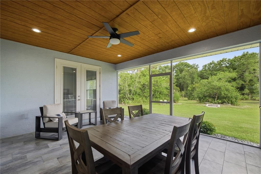 For Sale: $685,000 (3 beds, 2 baths, 2003 Square Feet)