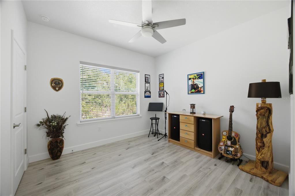 For Sale: $685,000 (3 beds, 2 baths, 2003 Square Feet)
