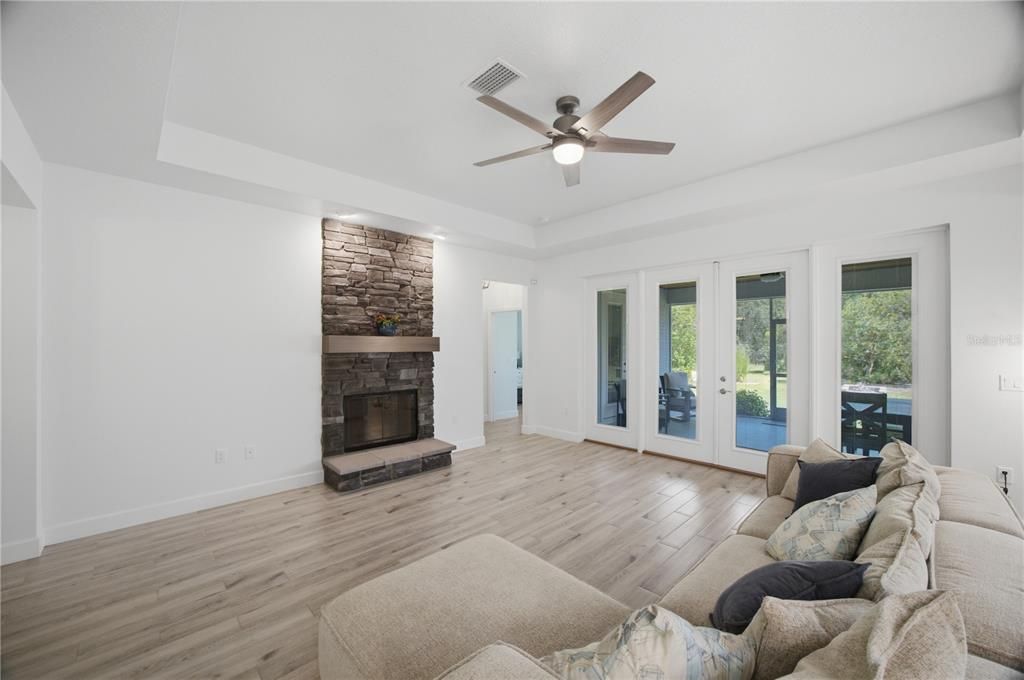 For Sale: $685,000 (3 beds, 2 baths, 2003 Square Feet)