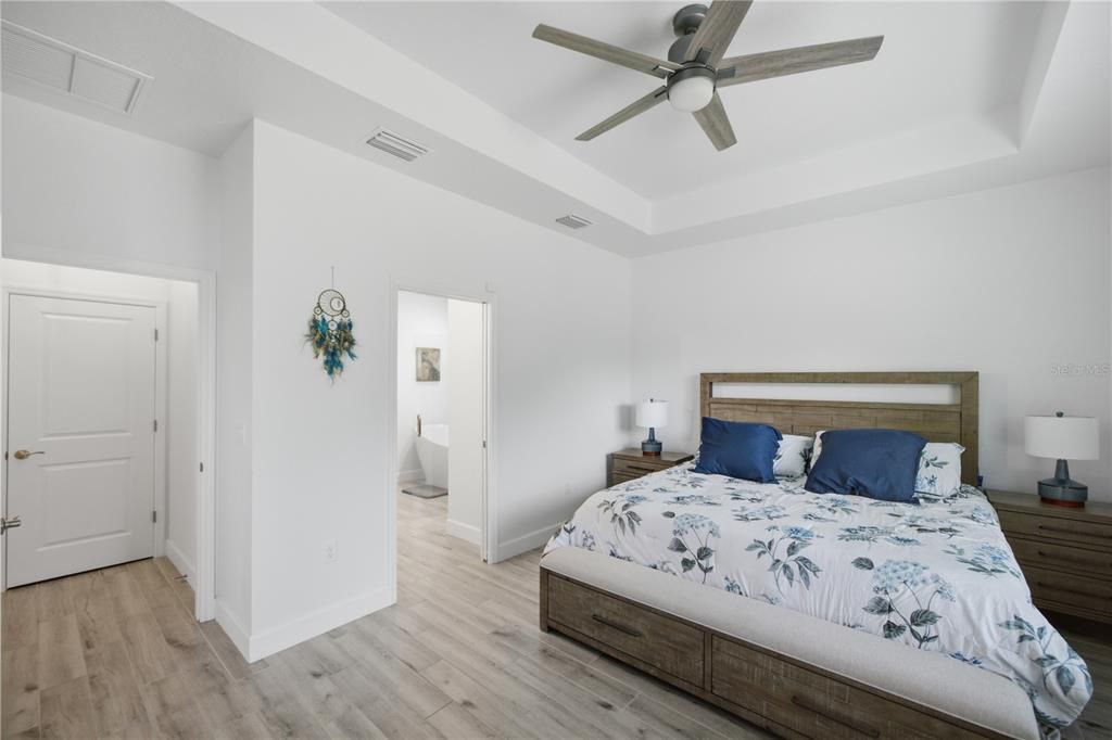 For Sale: $685,000 (3 beds, 2 baths, 2003 Square Feet)