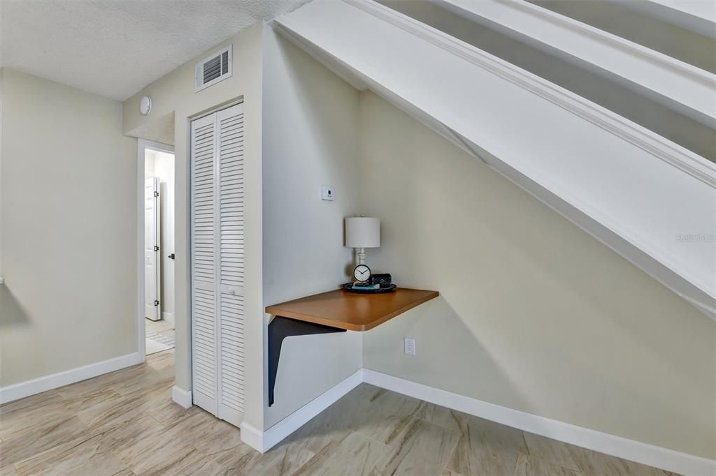 For Sale: $260,000 (2 beds, 1 baths, 1200 Square Feet)