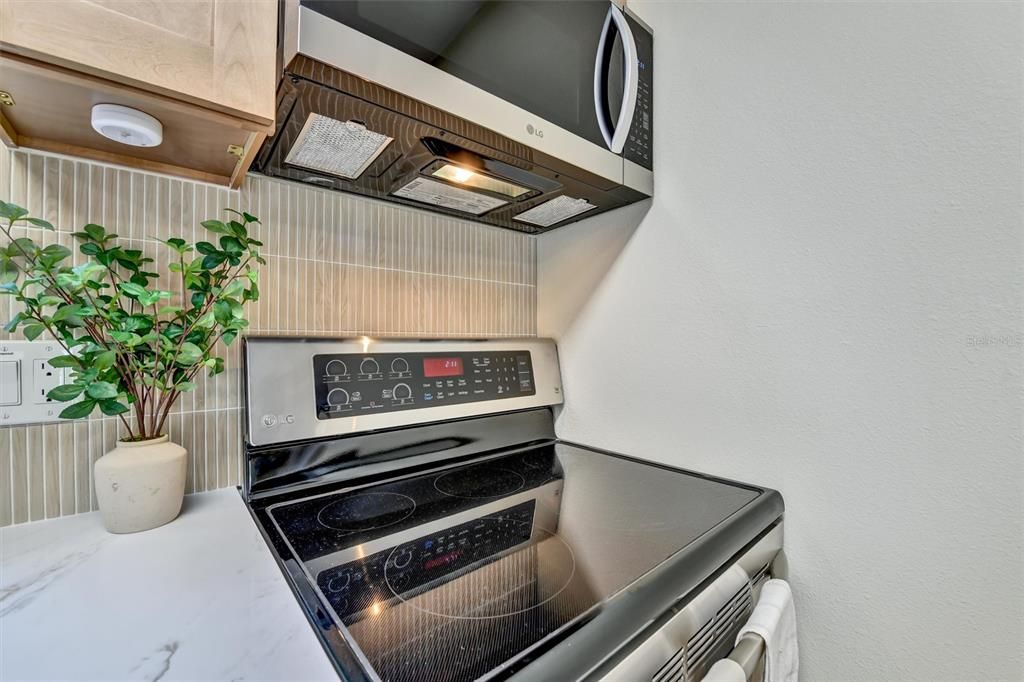 For Sale: $260,000 (2 beds, 1 baths, 1200 Square Feet)