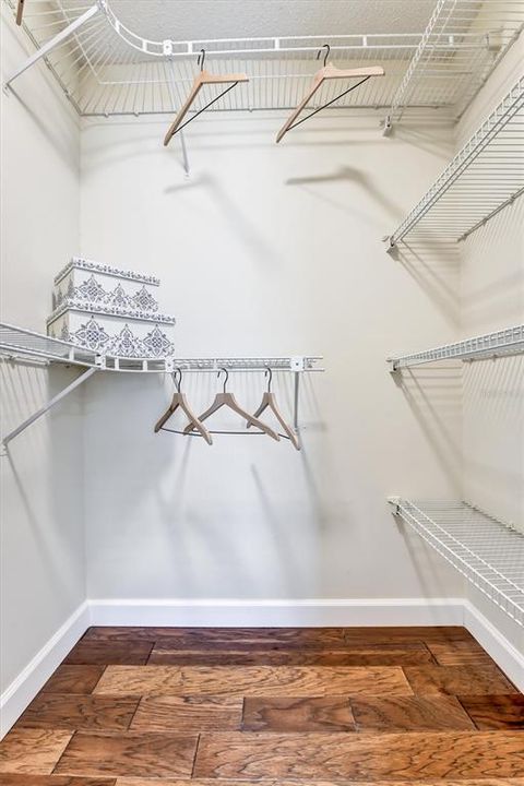 For Sale: $260,000 (2 beds, 1 baths, 1200 Square Feet)