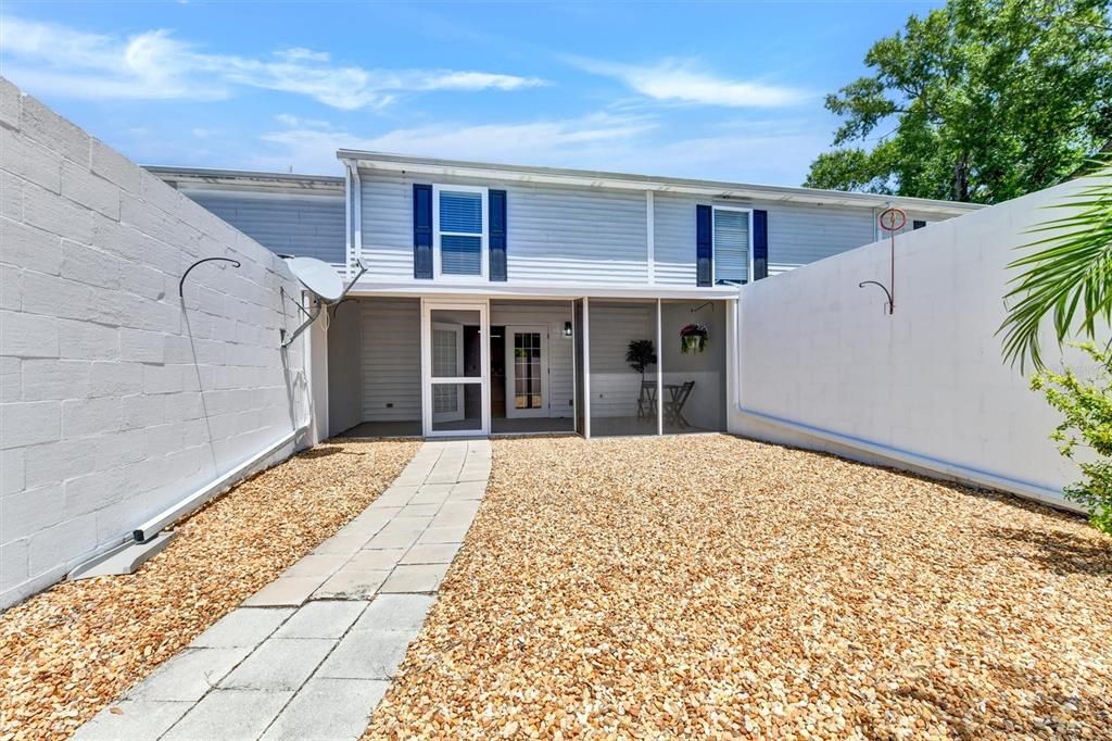 For Sale: $260,000 (2 beds, 1 baths, 1200 Square Feet)