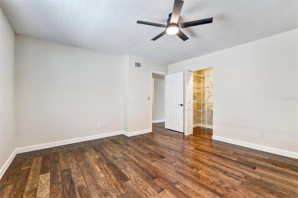 For Sale: $260,000 (2 beds, 1 baths, 1200 Square Feet)