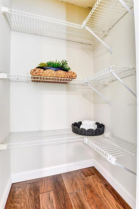 For Sale: $260,000 (2 beds, 1 baths, 1200 Square Feet)