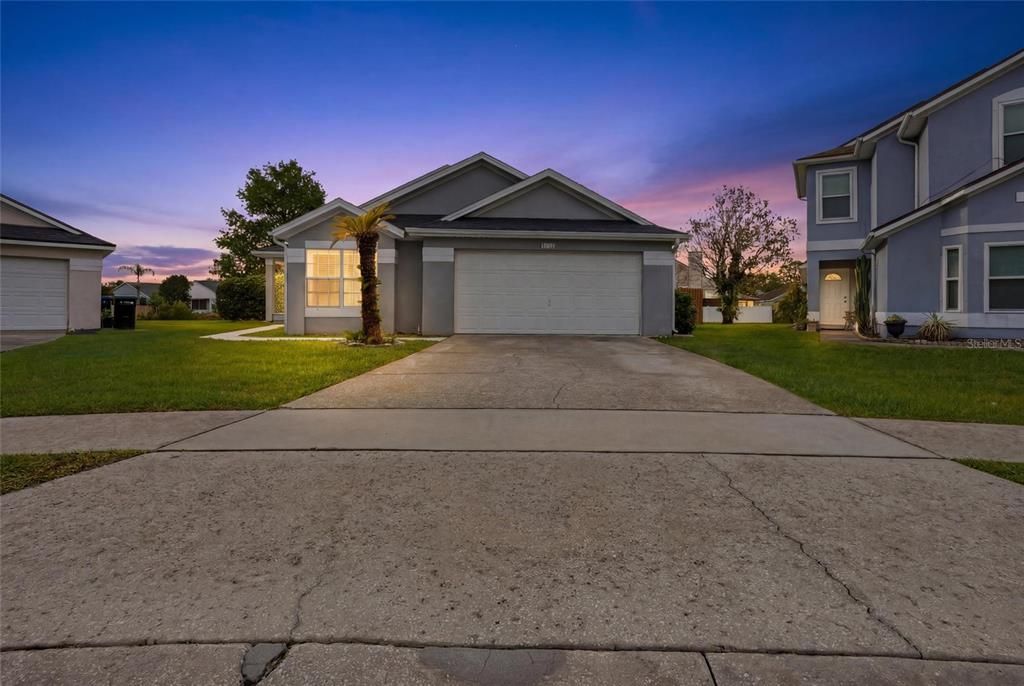 For Sale: $449,900 (3 beds, 2 baths, 1661 Square Feet)