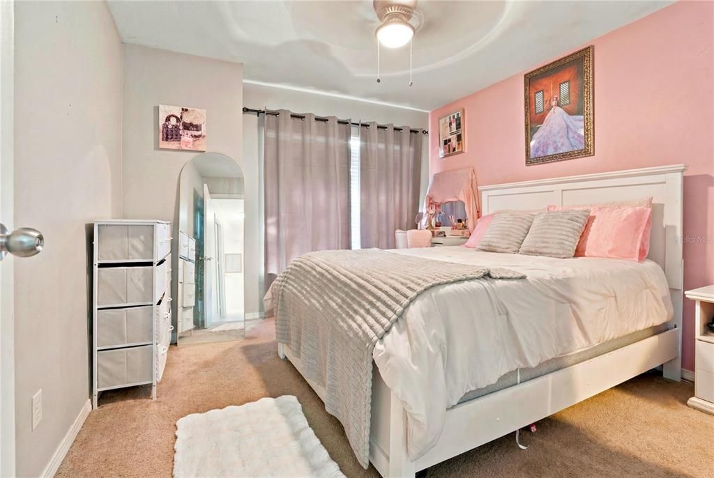 For Sale: $449,900 (3 beds, 2 baths, 1661 Square Feet)