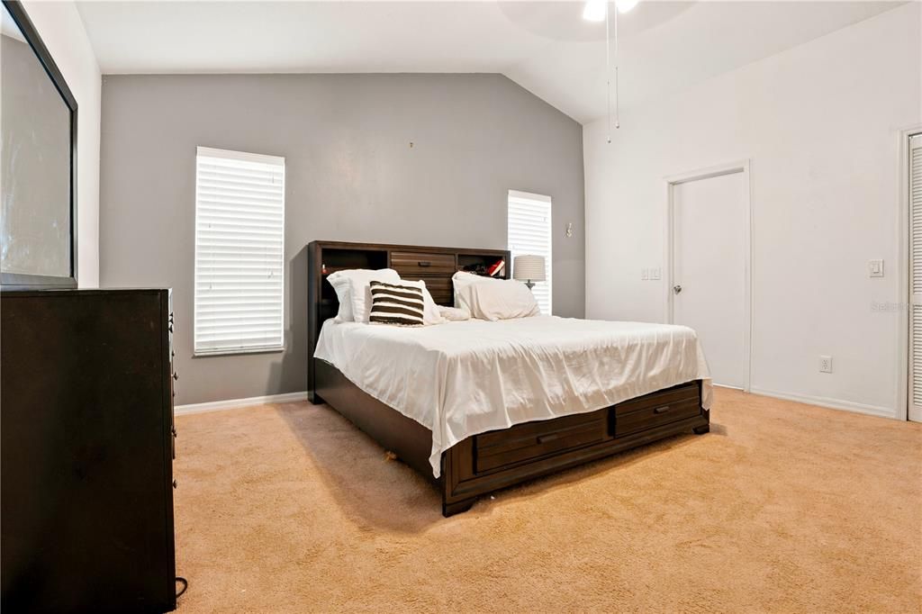 For Sale: $449,900 (3 beds, 2 baths, 1661 Square Feet)