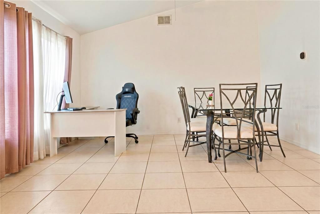 For Sale: $449,900 (3 beds, 2 baths, 1661 Square Feet)