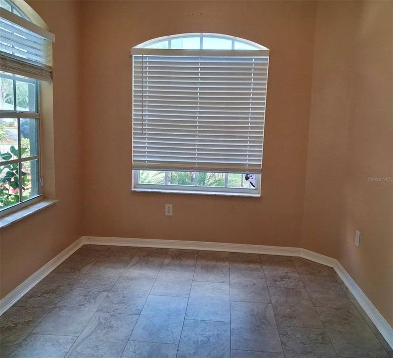 For Sale: $224,000 (2 beds, 2 baths, 1117 Square Feet)