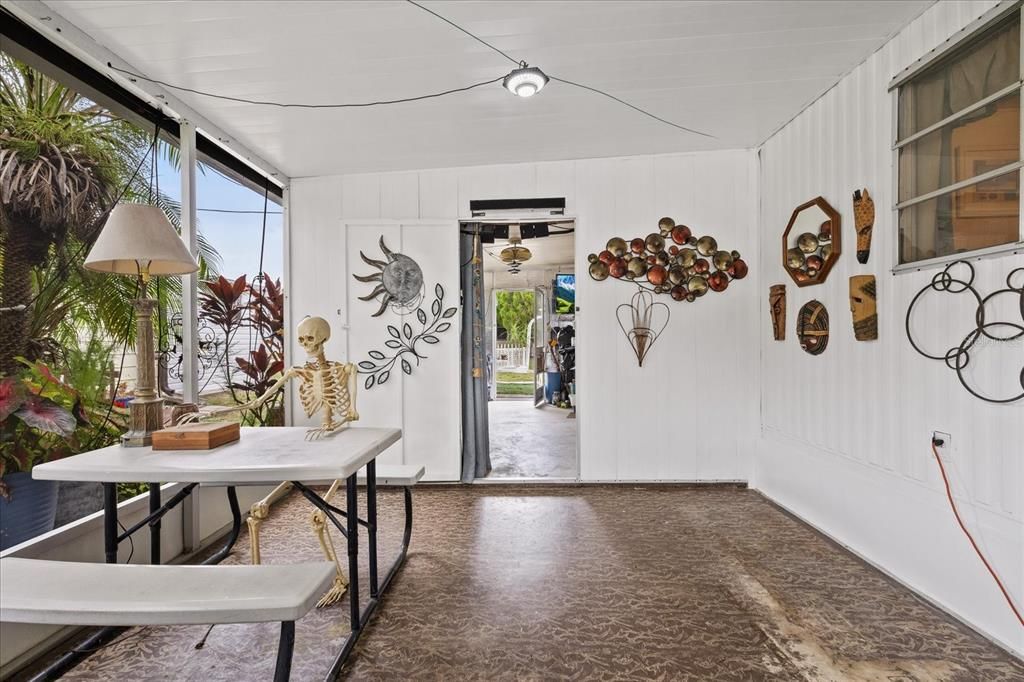 For Sale: $90,000 (2 beds, 1 baths, 540 Square Feet)
