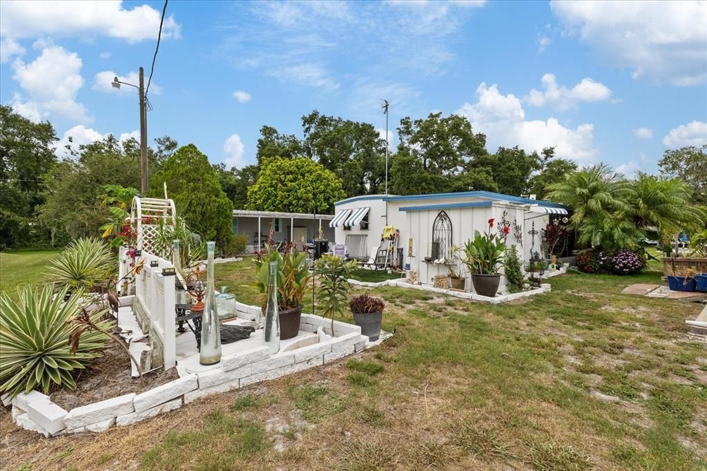 For Sale: $90,000 (2 beds, 1 baths, 540 Square Feet)