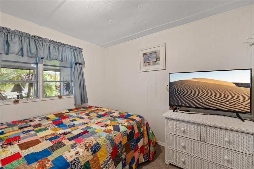 For Sale: $90,000 (2 beds, 1 baths, 540 Square Feet)