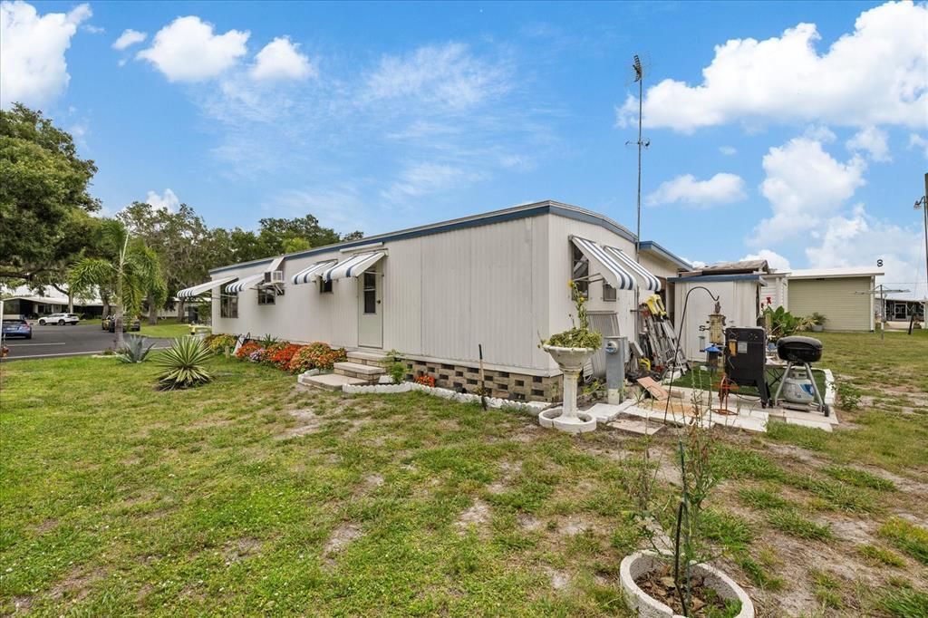 For Sale: $90,000 (2 beds, 1 baths, 540 Square Feet)