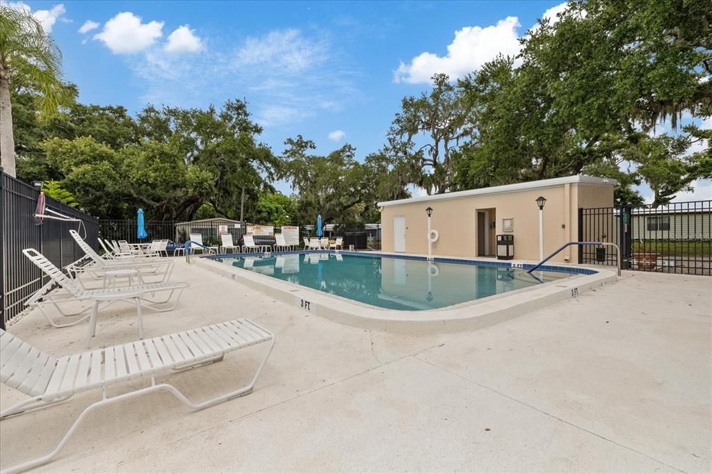For Sale: $90,000 (2 beds, 1 baths, 540 Square Feet)