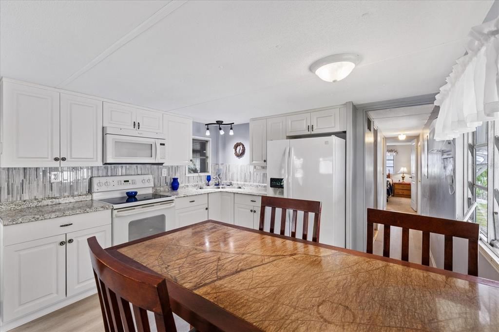 For Sale: $90,000 (2 beds, 1 baths, 540 Square Feet)