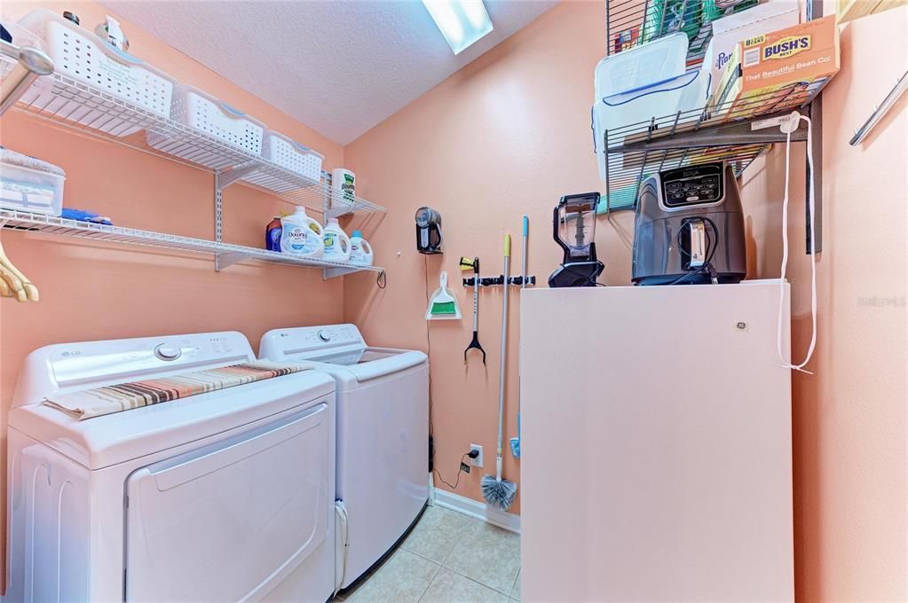 En Venta: $360,000 (4 camas, 2 baños, 1604 Pies cuadrados)