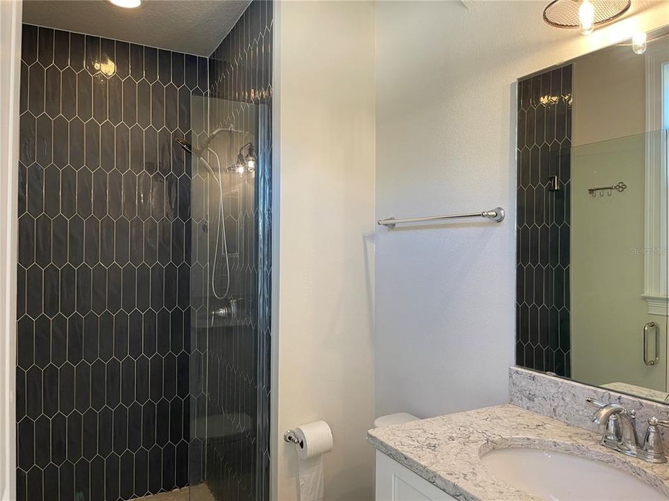 For Rent: $4,800 (5 beds, 4 baths, 3597 Square Feet)