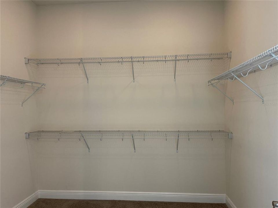 For Rent: $4,800 (5 beds, 4 baths, 3597 Square Feet)