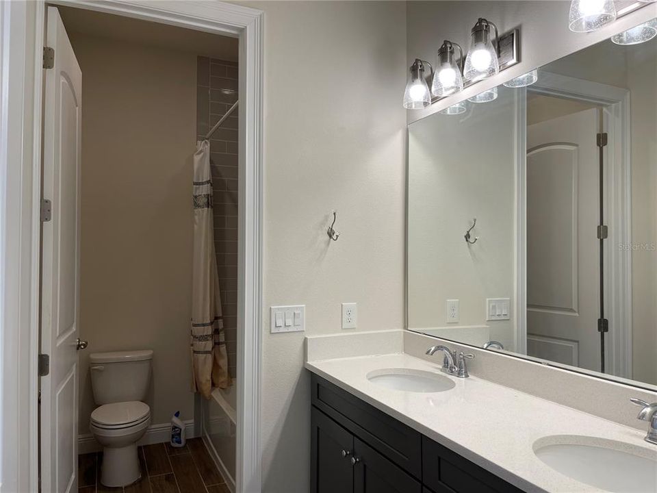 For Rent: $4,800 (5 beds, 4 baths, 3597 Square Feet)