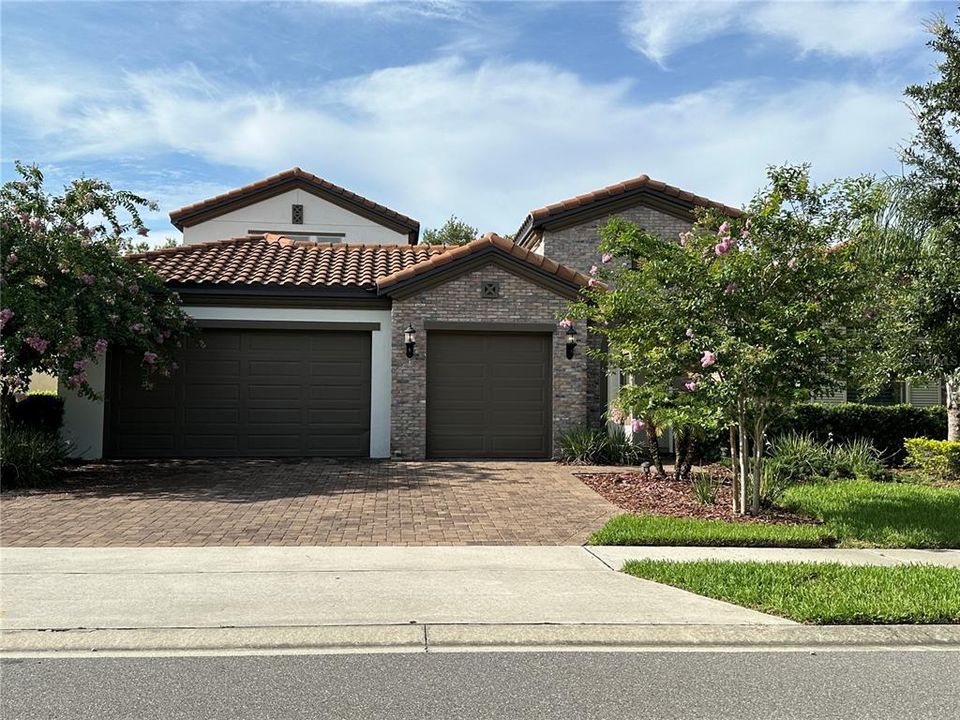 For Rent: $4,800 (5 beds, 4 baths, 3597 Square Feet)