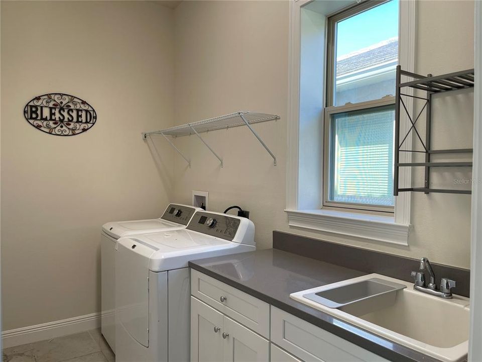 For Rent: $4,800 (5 beds, 4 baths, 3597 Square Feet)