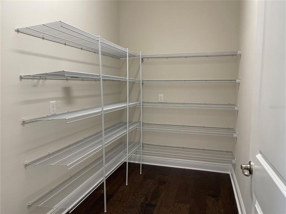 For Rent: $4,800 (5 beds, 4 baths, 3597 Square Feet)