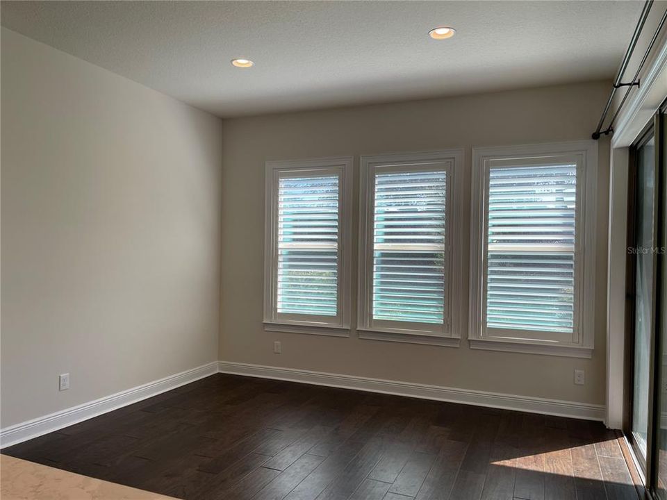 For Rent: $4,800 (5 beds, 4 baths, 3597 Square Feet)