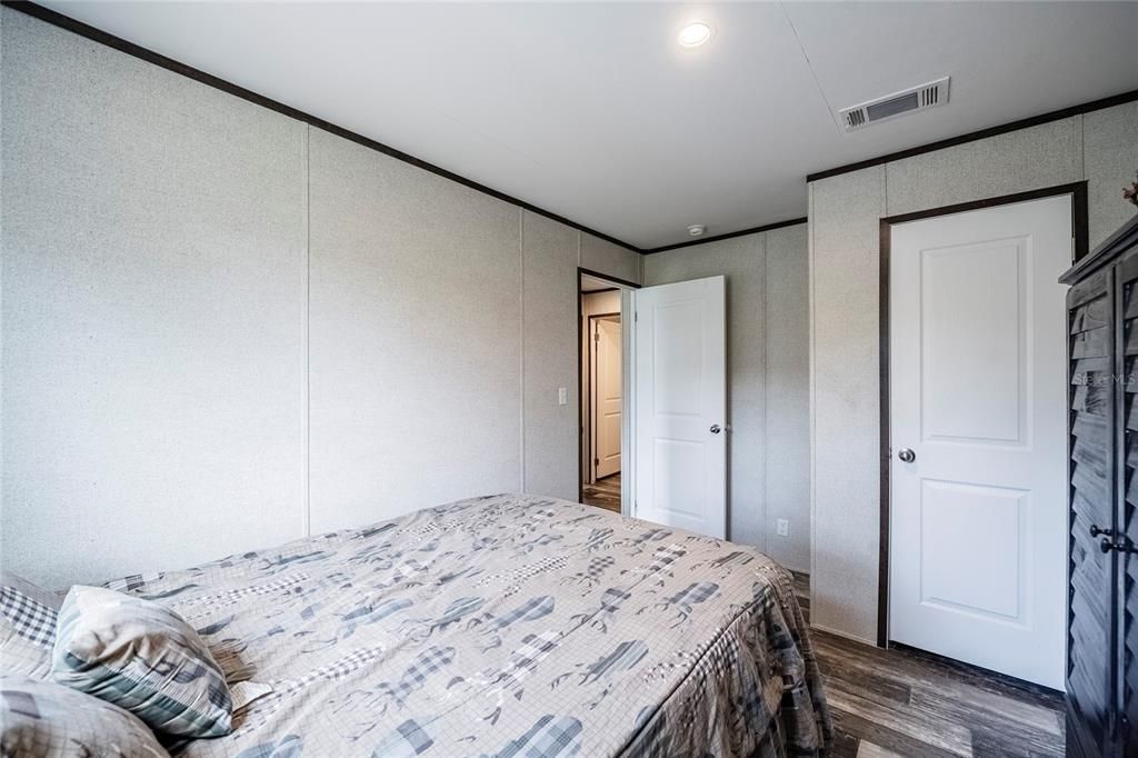 For Sale: $389,000 (4 beds, 2 baths, 1493 Square Feet)