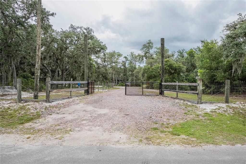 For Sale: $389,000 (4 beds, 2 baths, 1493 Square Feet)