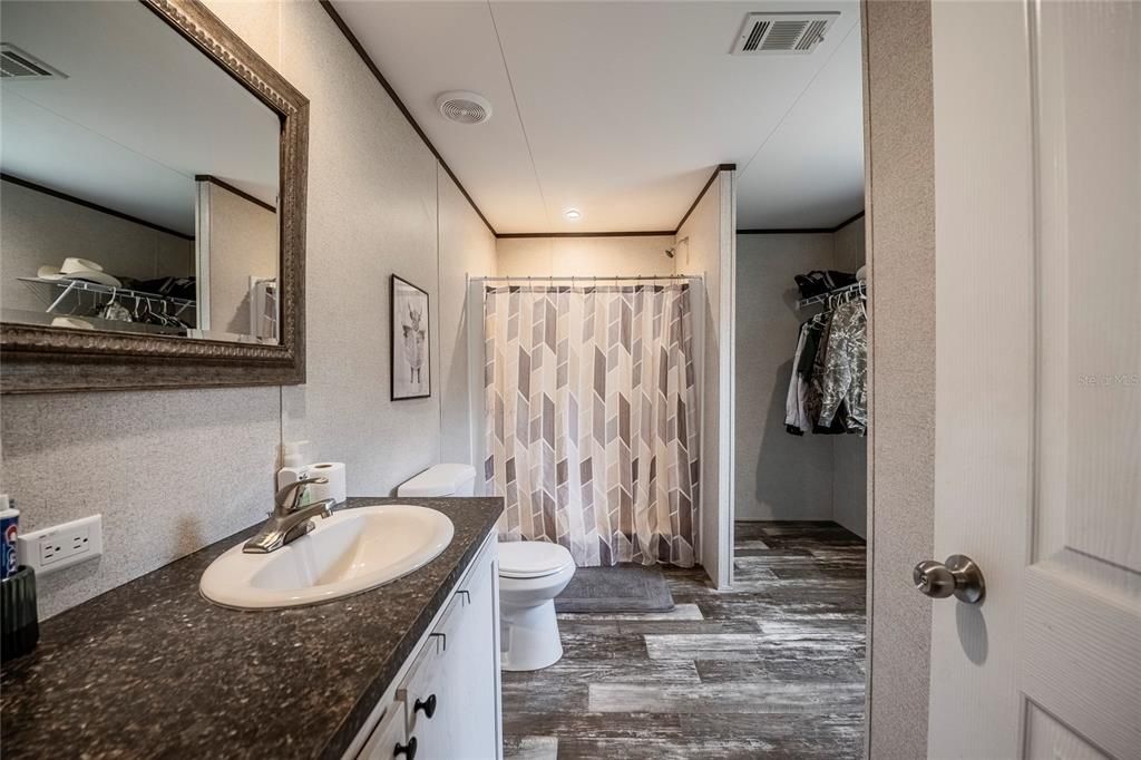 For Sale: $389,000 (4 beds, 2 baths, 1493 Square Feet)