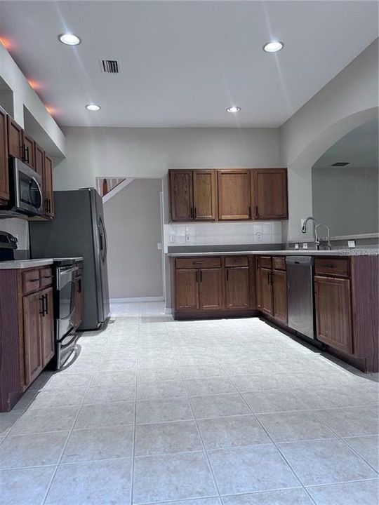 В аренду: $3,995 (5 спален, 4 ванн, 3593 Квадратных фут)