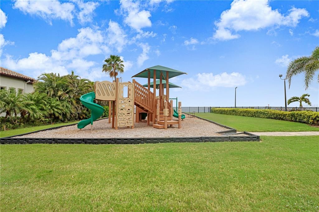 For Sale: $1,499,900 (4 beds, 4 baths, 3914 Square Feet)