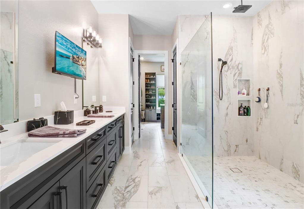 For Sale: $1,499,900 (4 beds, 4 baths, 3914 Square Feet)
