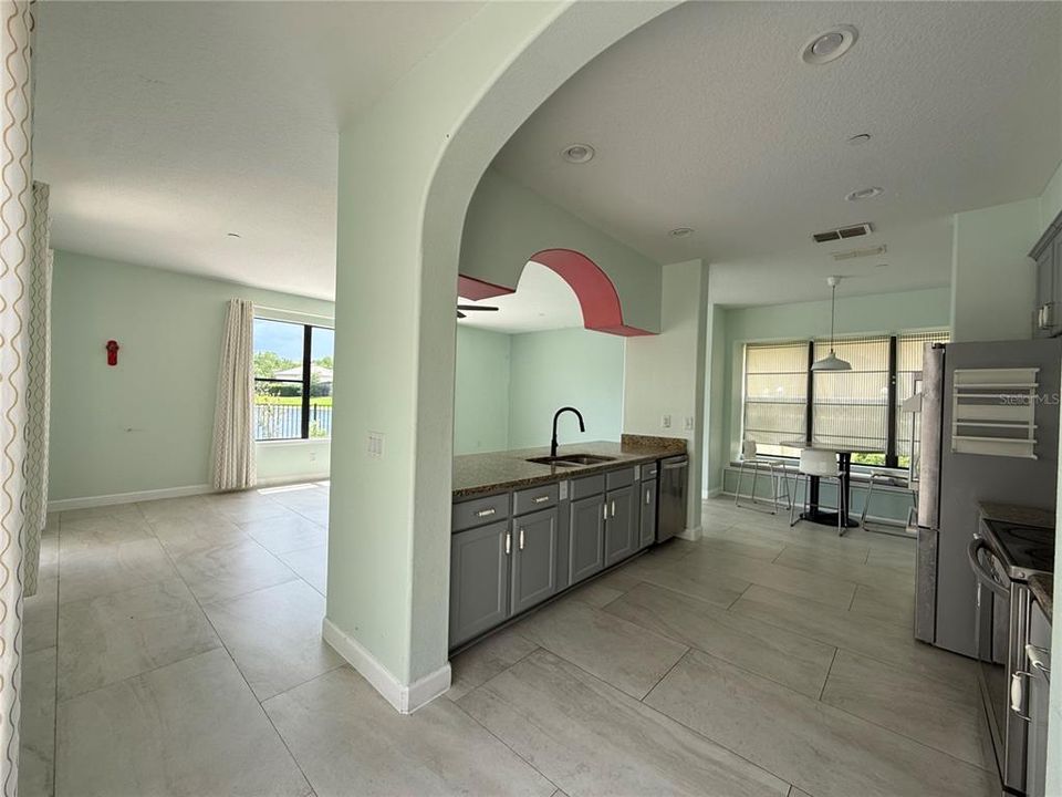 Active With Contract: $550,000 (4 beds, 2 baths, 2707 Square Feet)