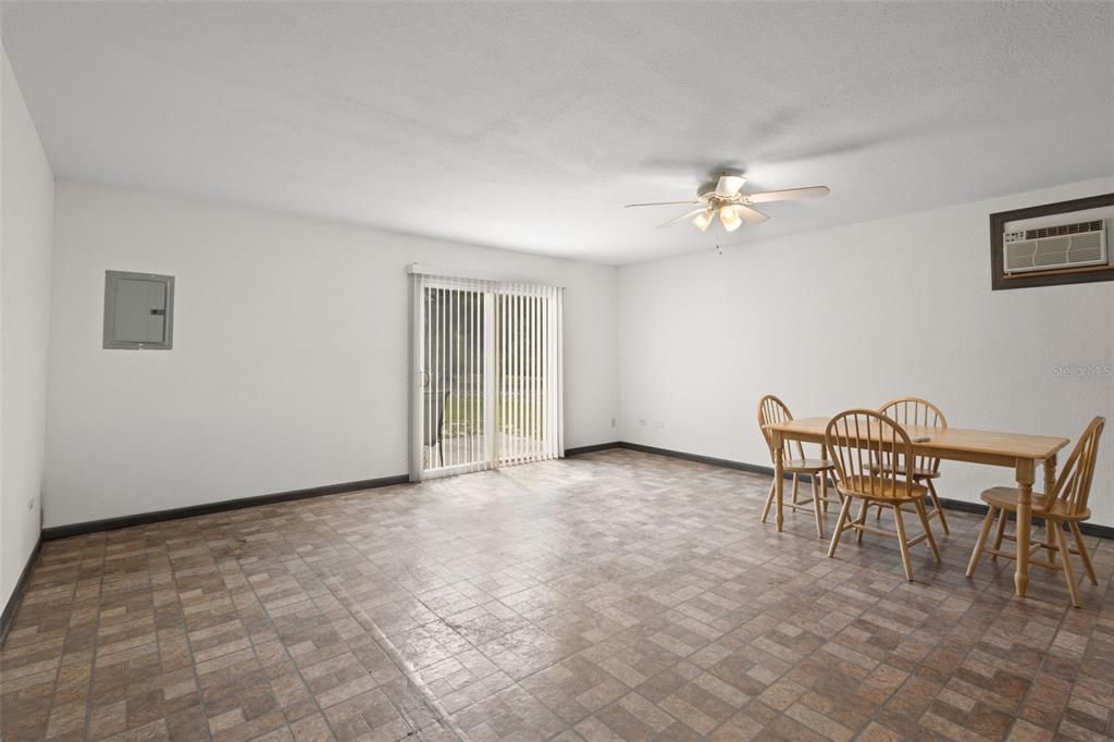 For Sale: $549,000 (3 beds, 2 baths, 1792 Square Feet)